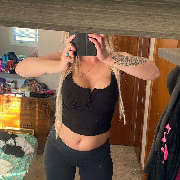 Women’s Henley Crop Cami NWOT - Picture 3 of 4